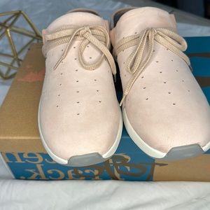 OTBT blush/pink shoes NWT.